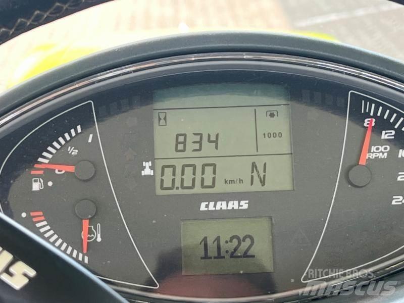 CLAAS AXION 870 الجرارات