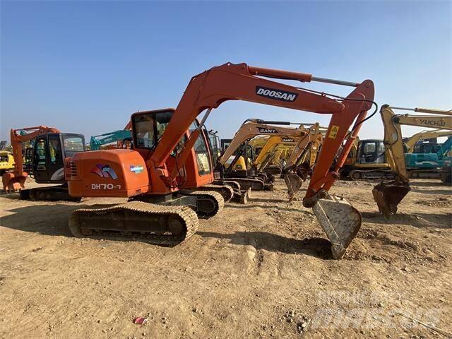 Doosan DH70-7 حفارات صغيرة أقل من 7 طن (حفارات صغيرة)