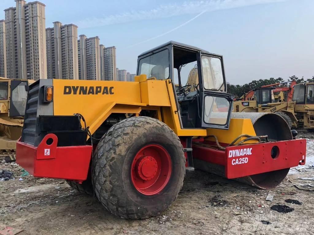 Dynapac CA 25 D مداحل أحادية الأسطوانة