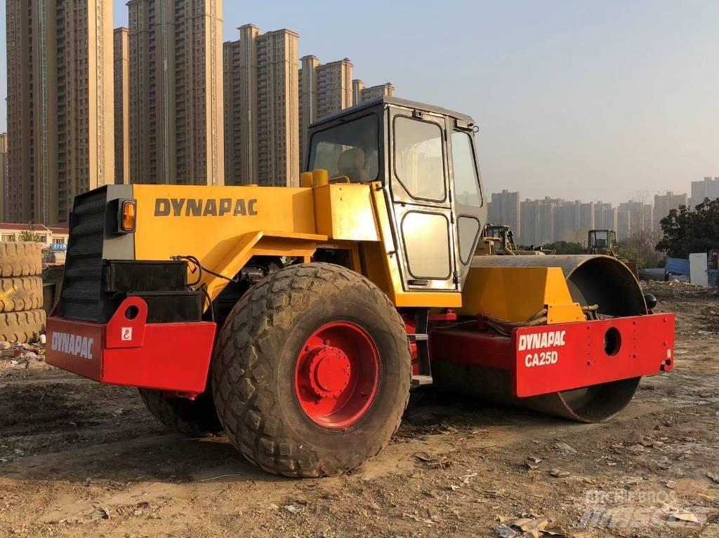 Dynapac CA 25 D مداحل أحادية الأسطوانة