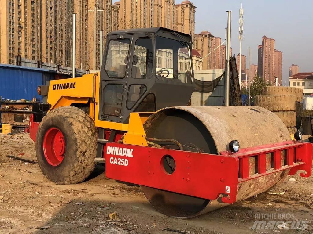 Dynapac CA 25 D مداحل أحادية الأسطوانة