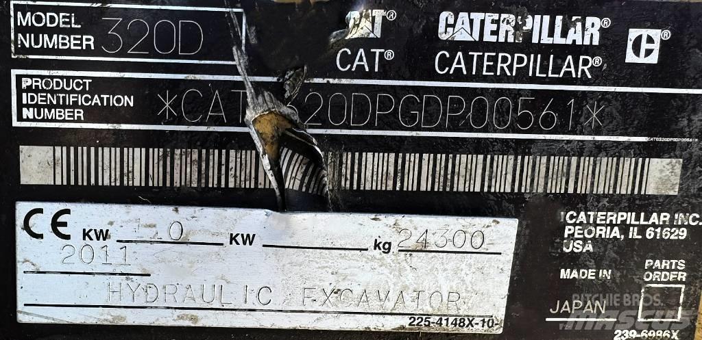 CAT 320 D L حفارات زحافة