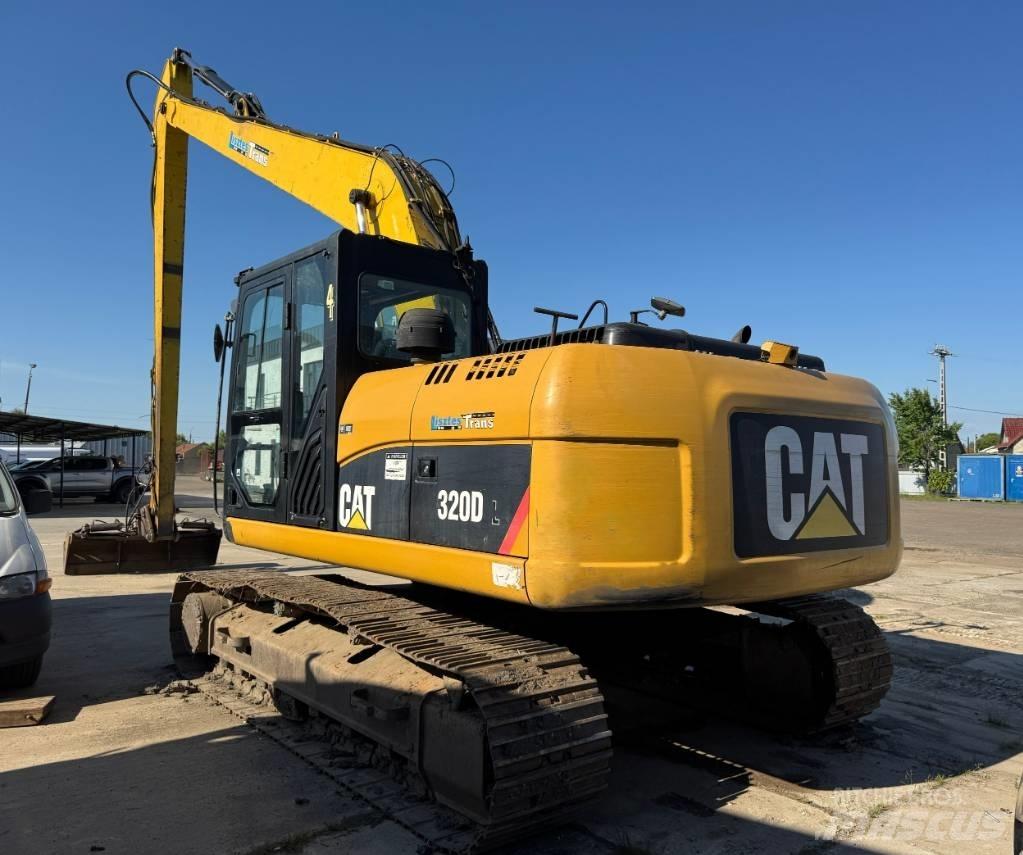 CAT 320 D L حفارات زحافة