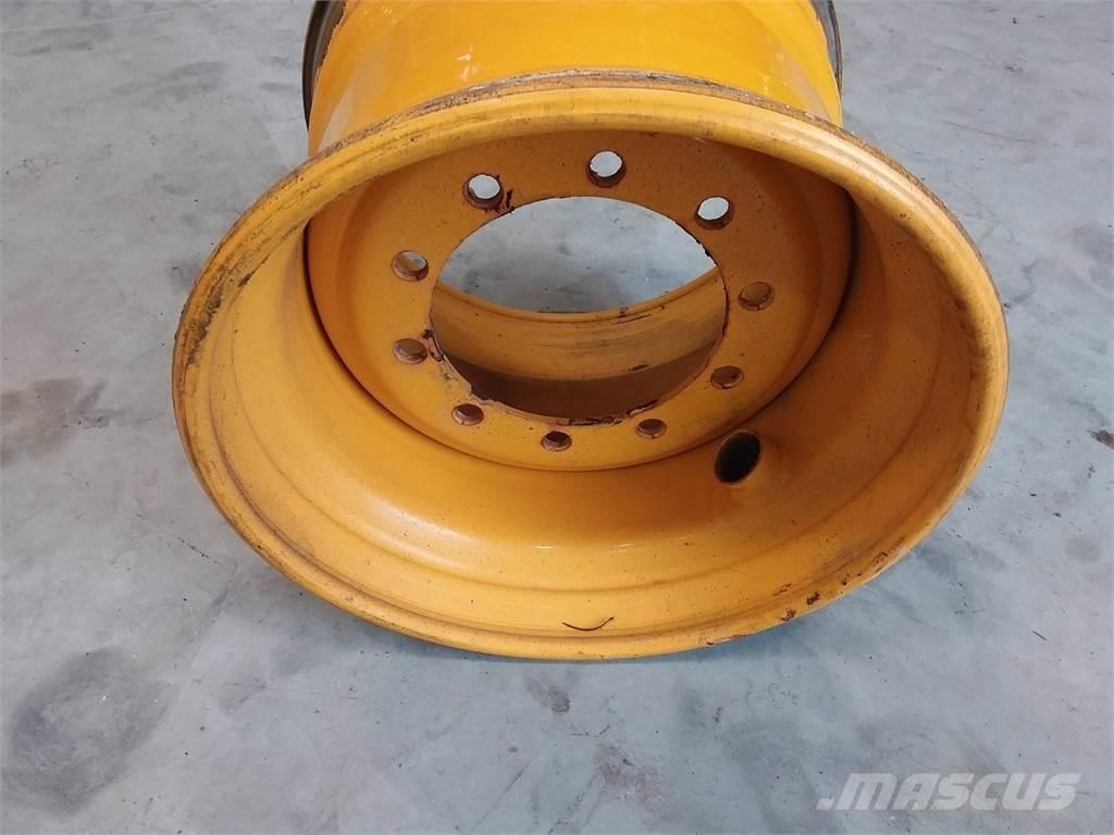 Rottne H11 20x24,5 الإطارات والعجلات والحافات