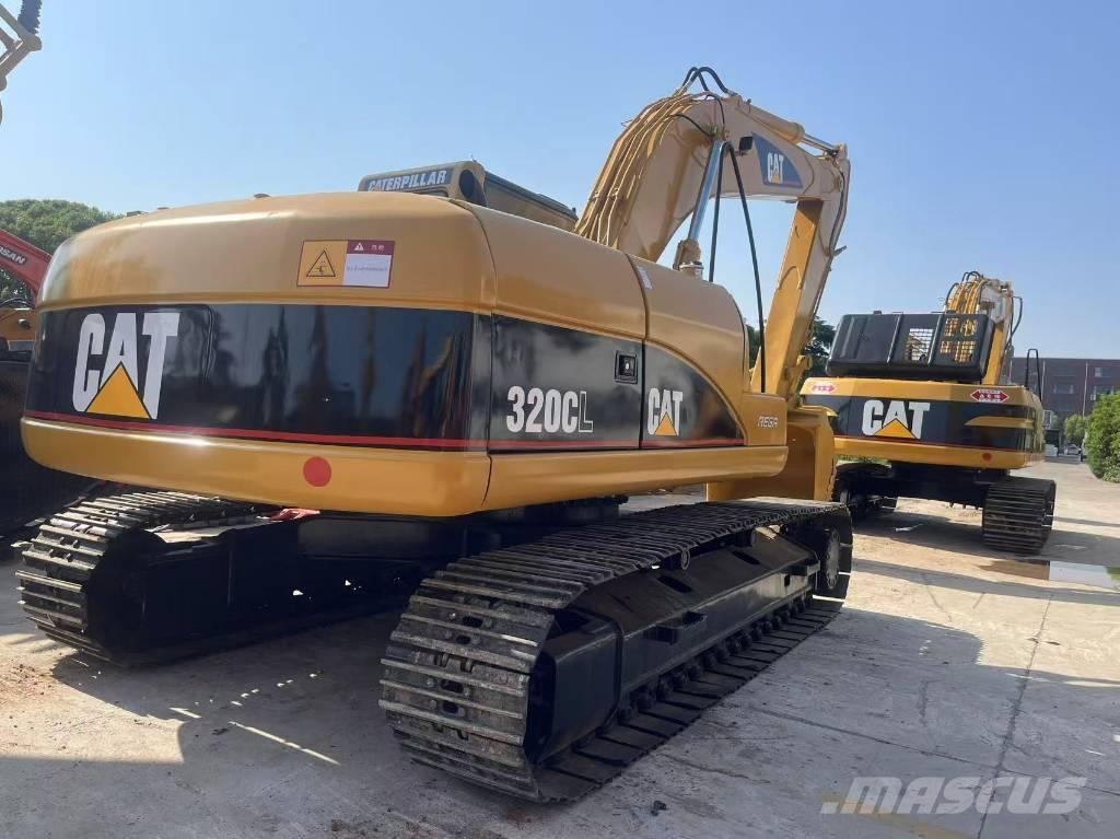 CAT 320 C L حفارات زحافة