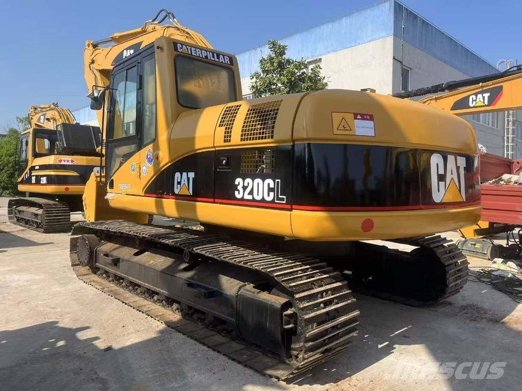 CAT 320 C L حفارات زحافة