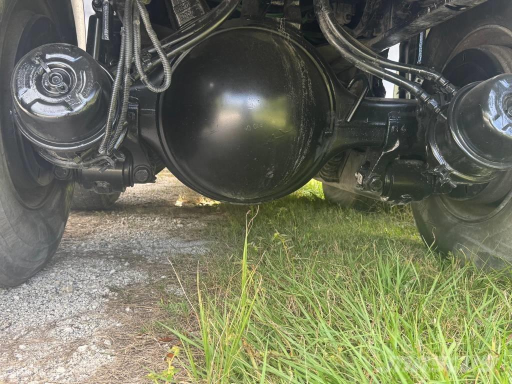 Freightliner M2 شاحنات مزدوجة / خلخلة