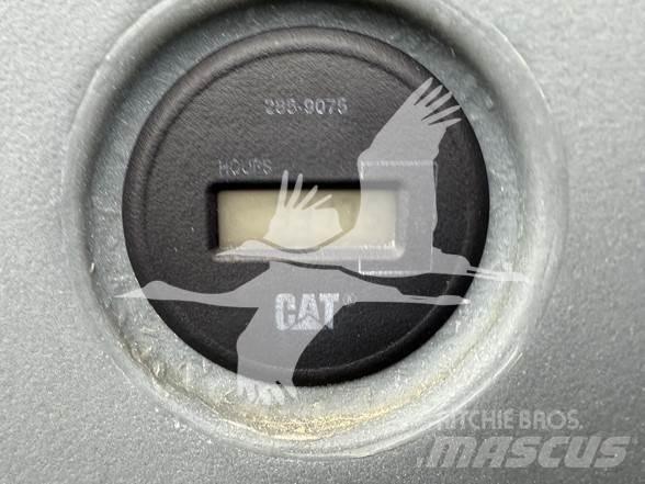 CAT 420D لوادر ذات جرافات عكسية