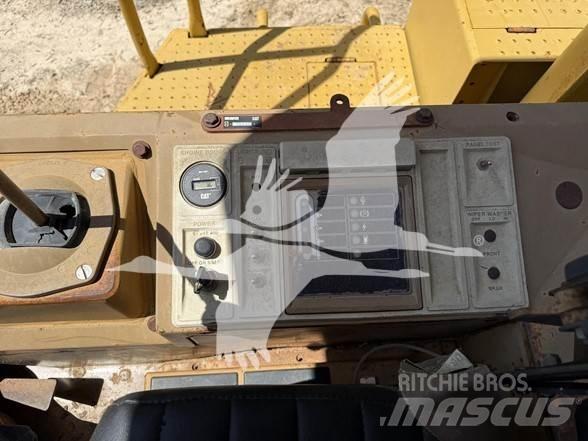 CAT 815B مداحل أحادية الأسطوانة