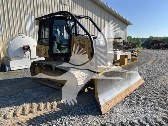 CAT D2 LGP بلدوزرات مجنزرة