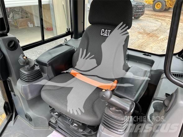 CAT D3 LGP بلدوزرات مجنزرة