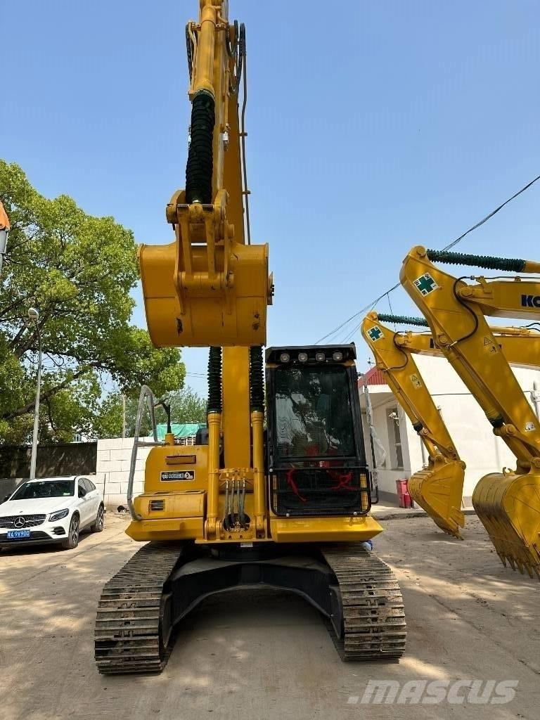 Komatsu PC 130 حفارات زحافة