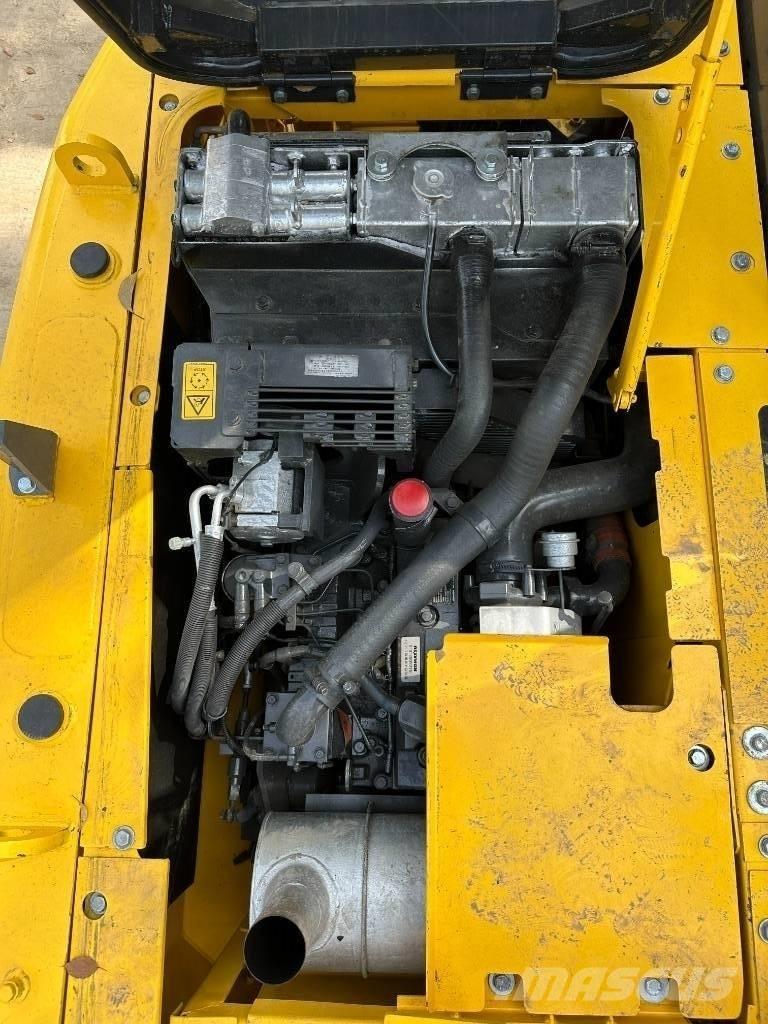 Komatsu PC 130 حفارات زحافة