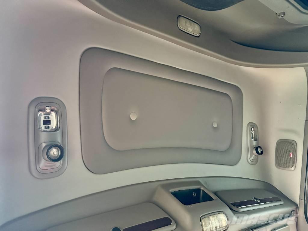 Peterbilt 388 وحدات الجر