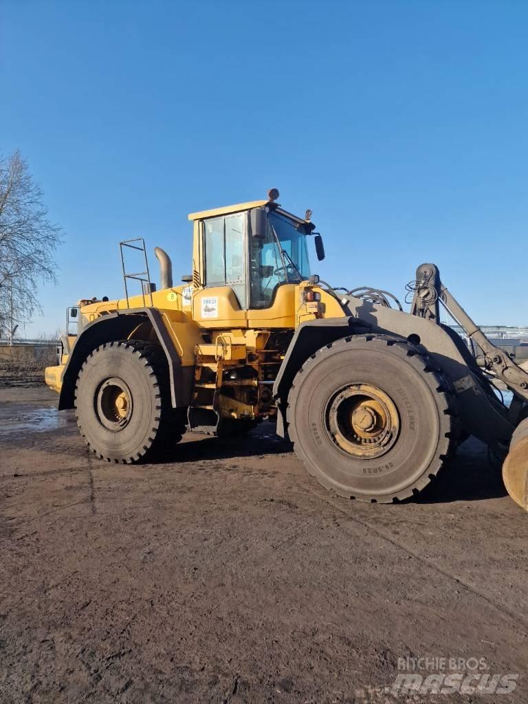 Volvo L 220 F لوادر بعجل