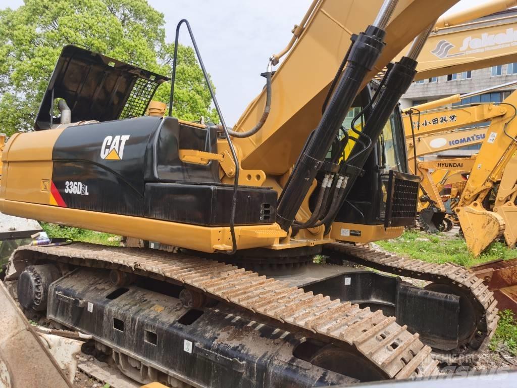 CAT 336 D2 حفارات زحافة
