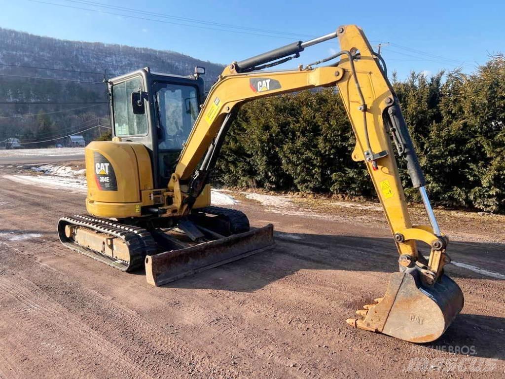 CAT 304 E CR حفارات زحافة