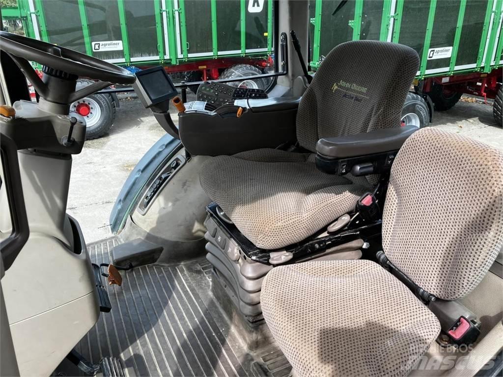 John Deere 8335R الجرارات