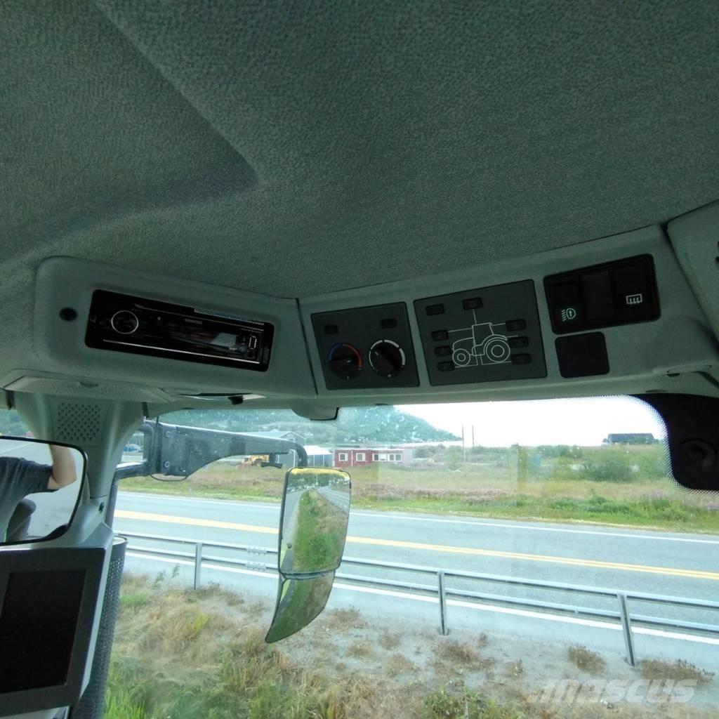 CLAAS Axion 830 الجرارات