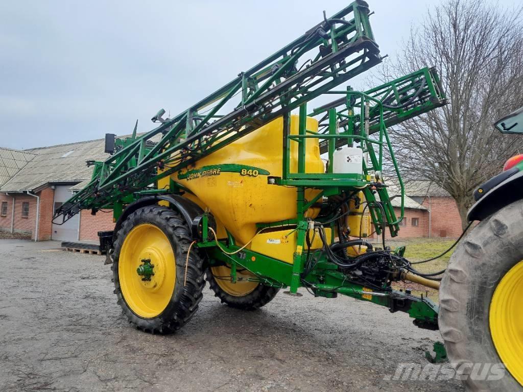 John Deere 840 الرشاشات