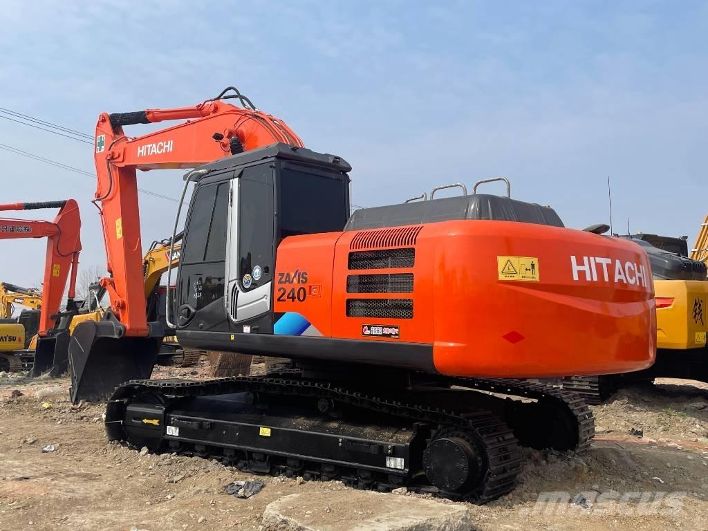Hitachi ZX 240 حفارات زحافة