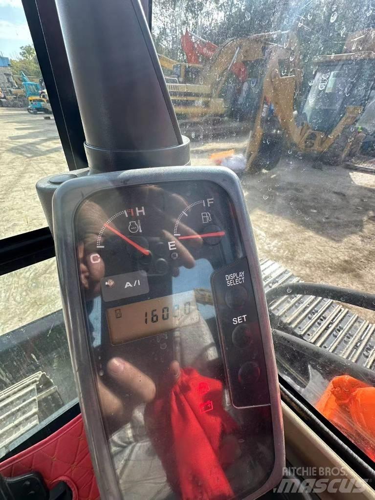 Hitachi ZX 70 حفارات زحافة