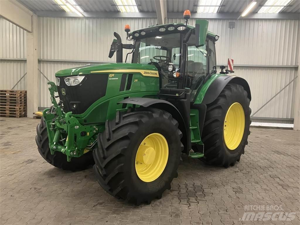 John Deere 6R 215 الجرارات
