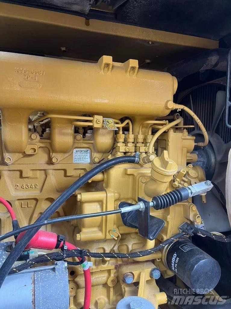 CAT 307.5 حفارات زحافة