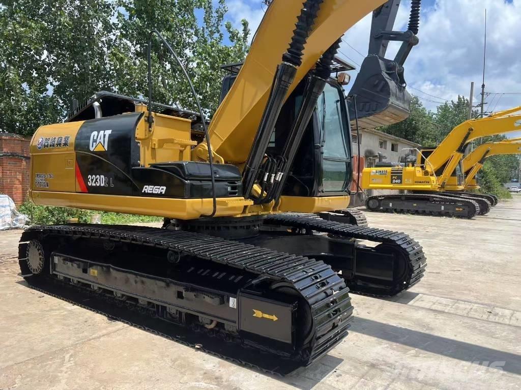 CAT 323d2l حفارات وسط 7 طن - 12 طن