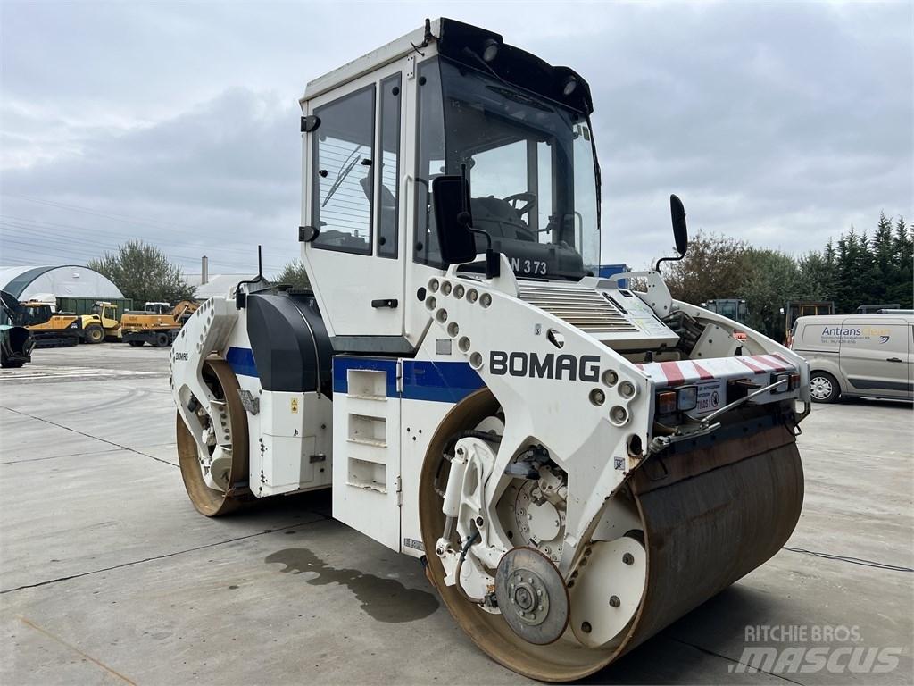 Bomag BW 154 AD-4 مداحل ثنائية الاسطوانة