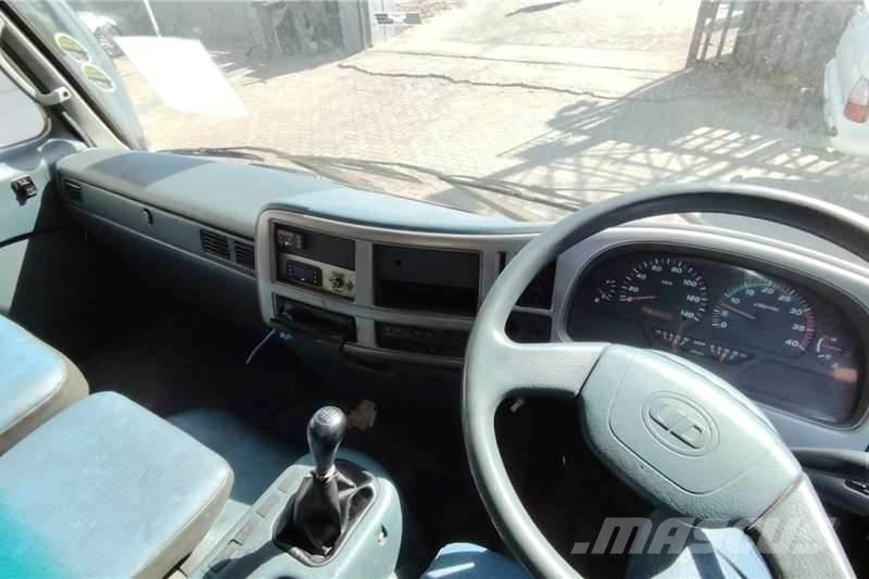   شاحنات أخرى