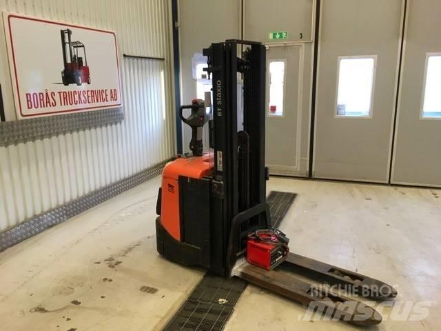 BT SPE 125 L معدات التكديس الجوالة