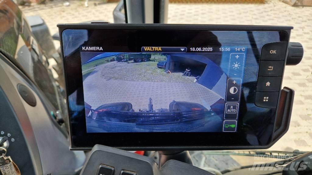 Valtra Q 305 الجرارات