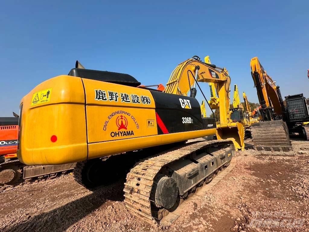 CAT 336 D2 حفارات زحافة