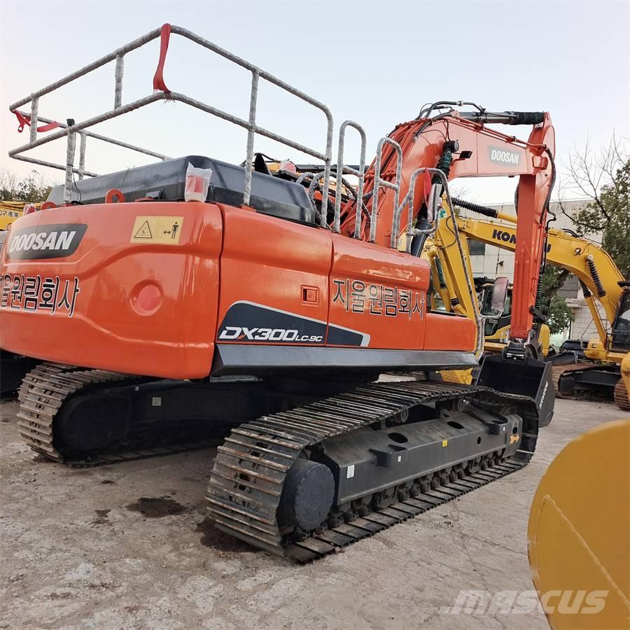 Doosan DX300LC-9C حفارات زحافة