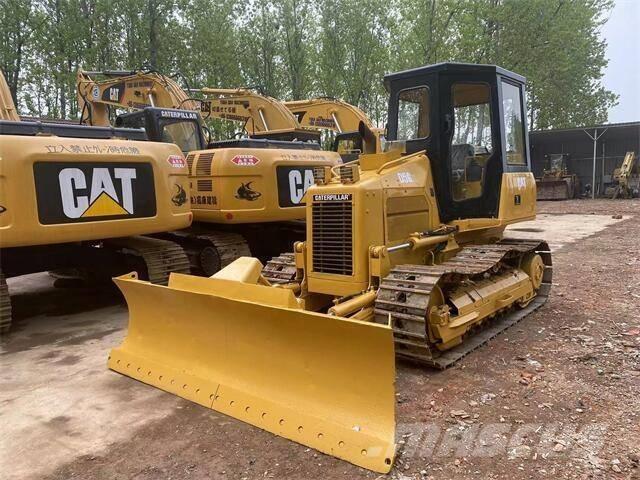 CAT D5G بلدوزرات مجنزرة