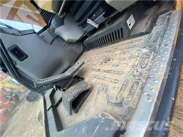 Sany SY235C حفارات زحافة