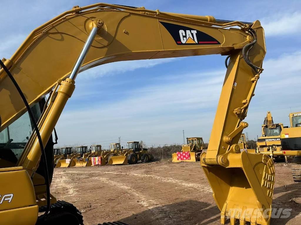 CAT 320 C L حفارات زحافة