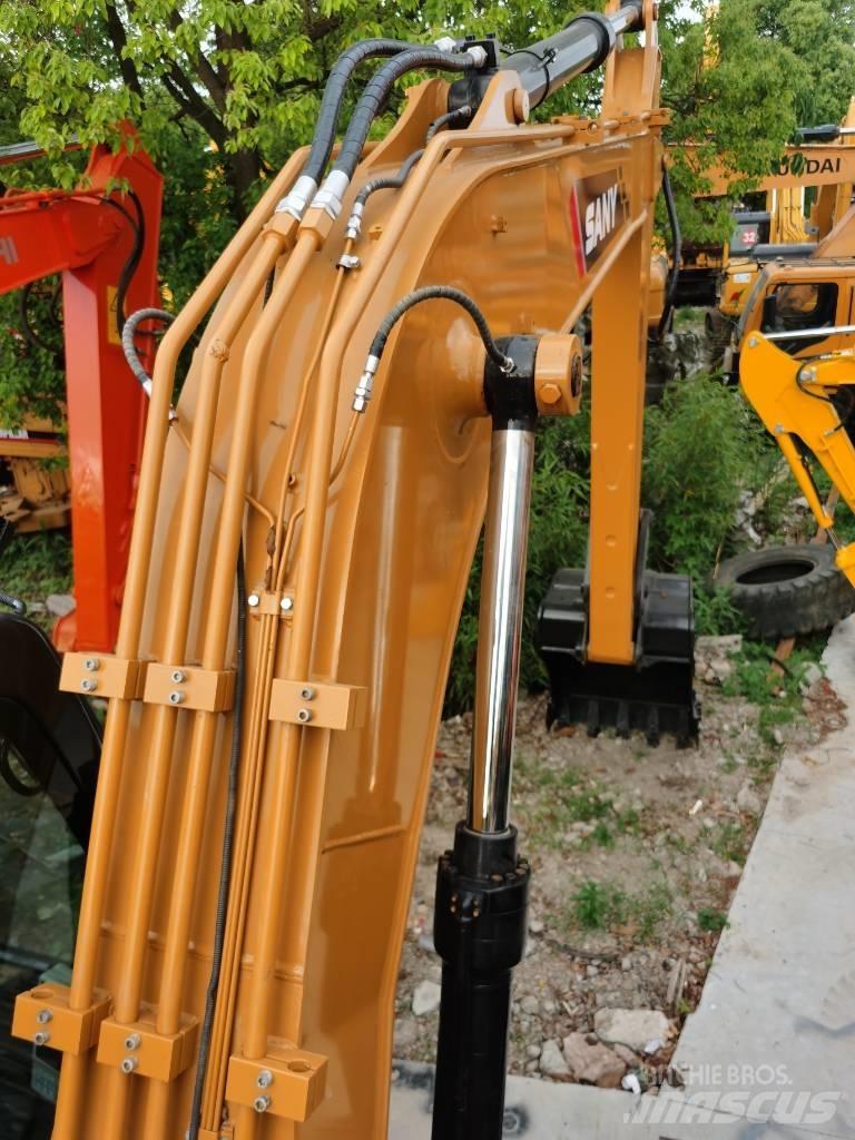 Sany SY 135 C حفارات زحافة
