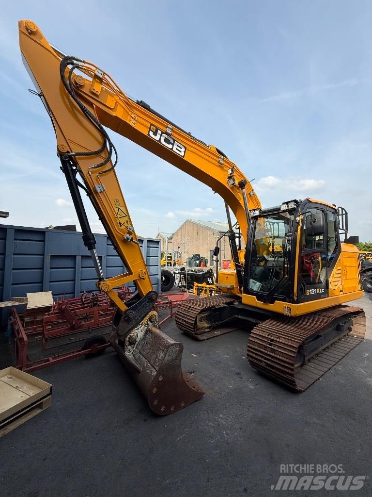 JCB 131X L SV حفارات زحافة
