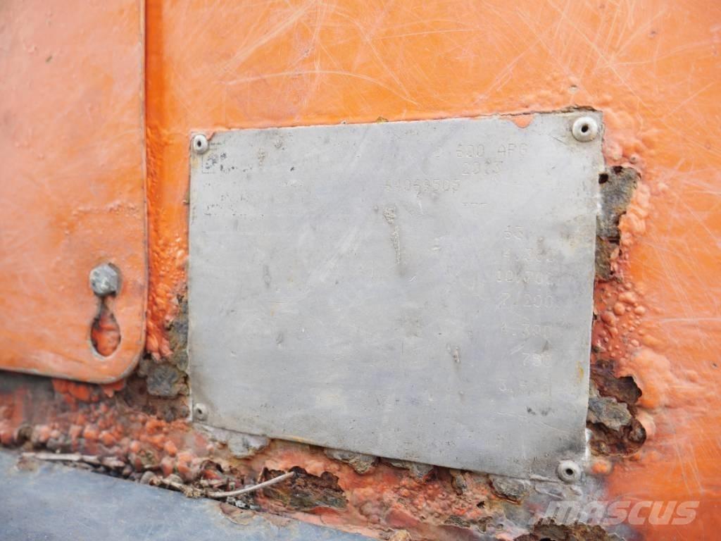Ausa D 600 APG عربات نقل قلابة للمواقع
