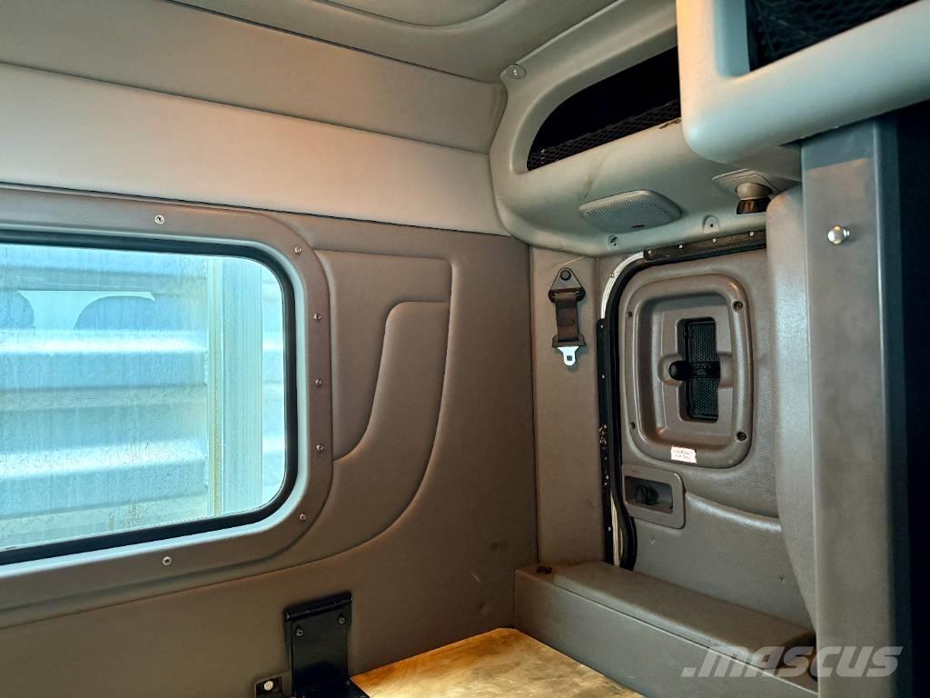 Peterbilt 388 وحدات الجر