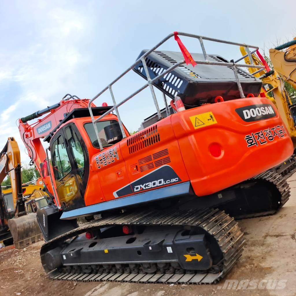 Doosan DX 300 LC حفارات زحافة