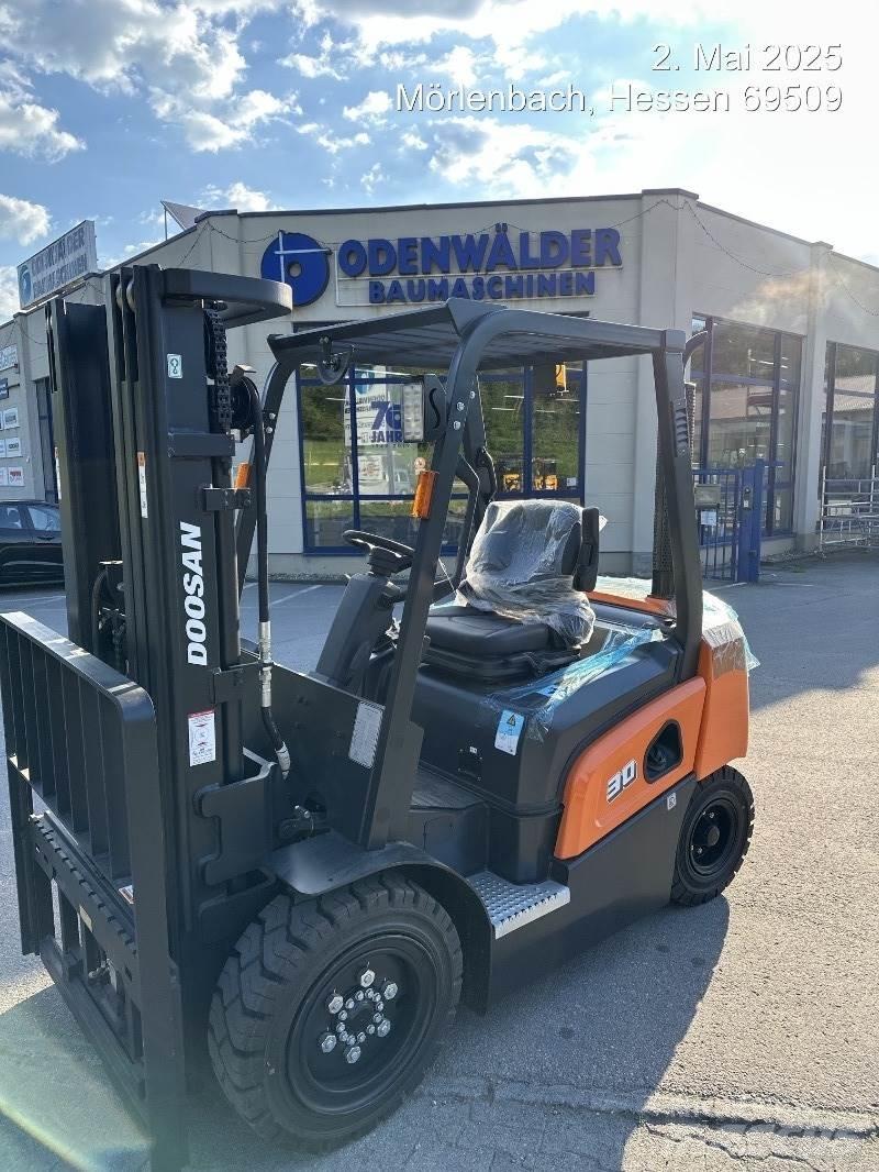 Doosan D30NXP شاحنات الديزل