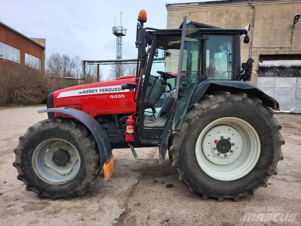 Massey Ferguson 4455 الجرارات