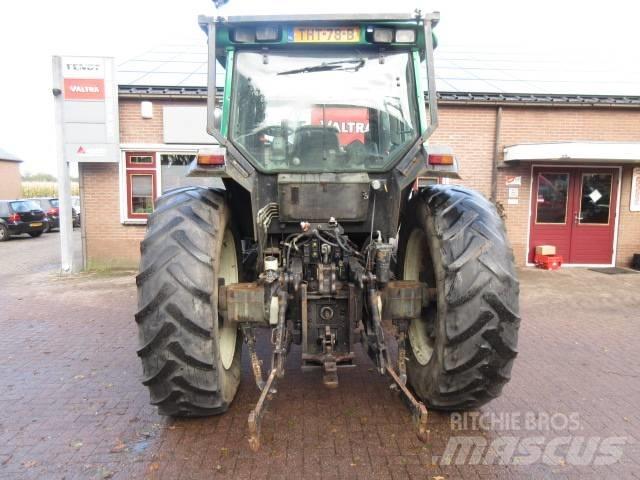 Valtra T190 الجرارات