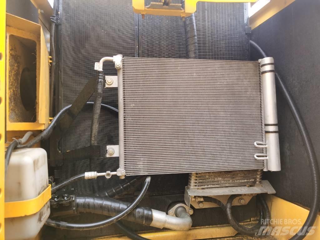 Komatsu PC 200-8 حفارات زحافة