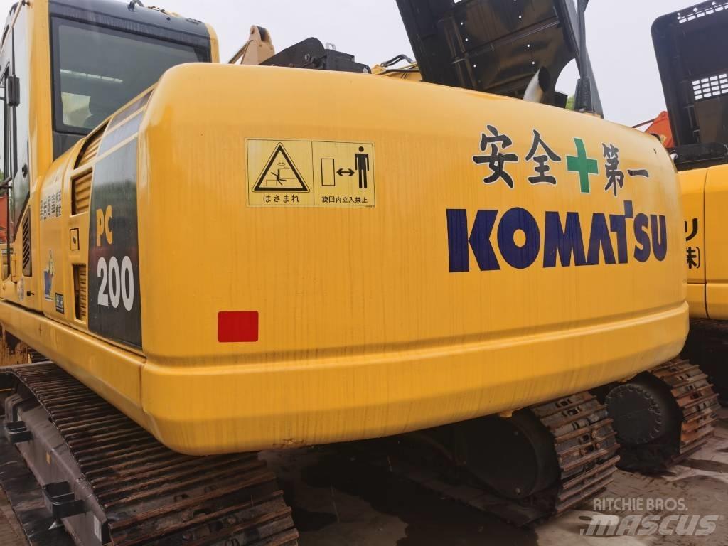 Komatsu PC 200-8 حفارات زحافة