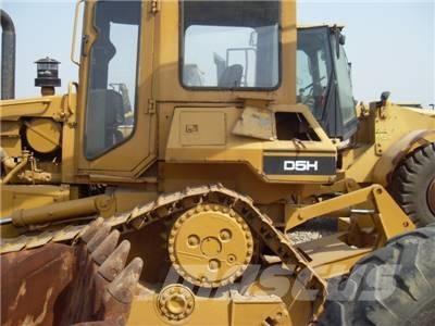 CAT D 5 H بلدوزرات مجنزرة