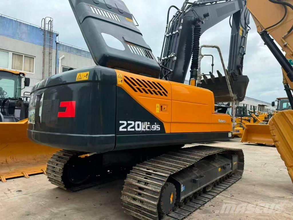 Hyundai R220LC-9S حفارات زحافة
